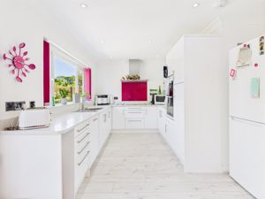 Kitchen- click for photo gallery